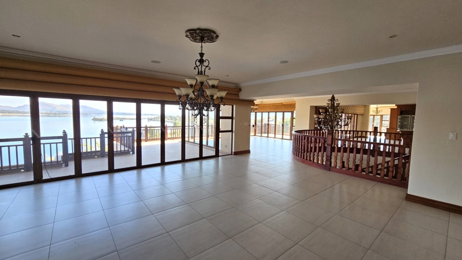 5 Bedroom Property for Sale in Birdwood Estate North West